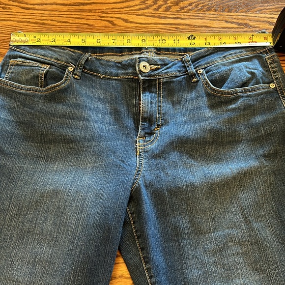 Style & Co curvy bootcut blue jeans. Size 14 - Picture 4 of 7